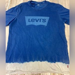 levi’s tee
